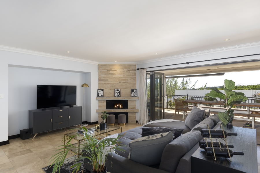 To Let 4 Bedroom Property for Rent in Heldervue Western Cape